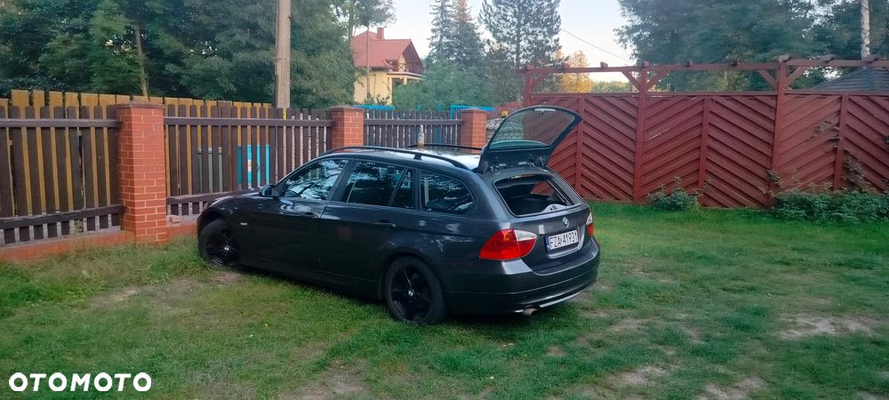 BMW Seria 3 ver-320i - 9