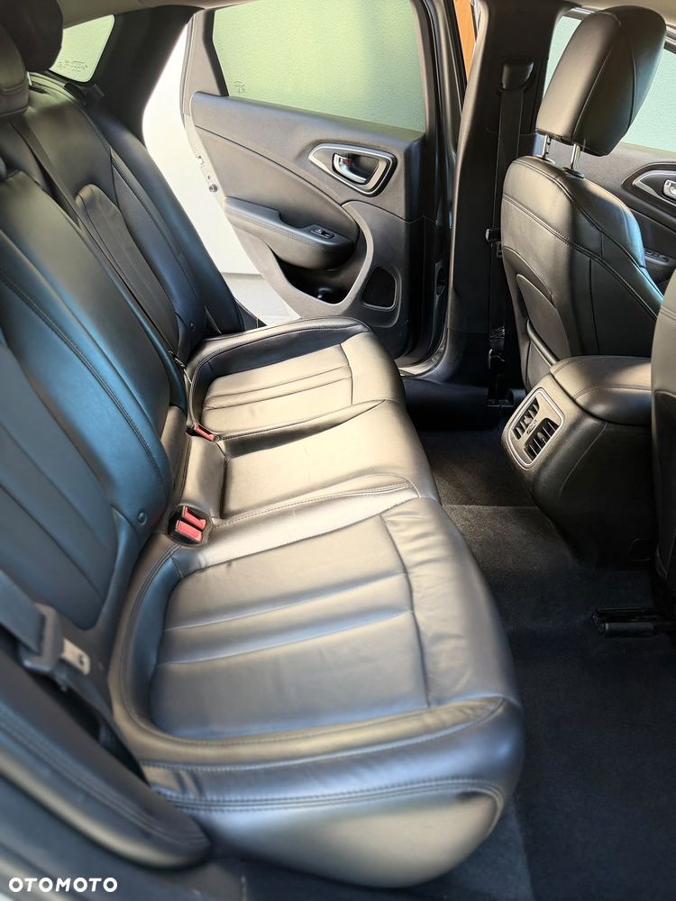 Chrysler 200 - 11