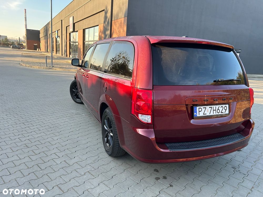 Dodge Grand Caravan - 6