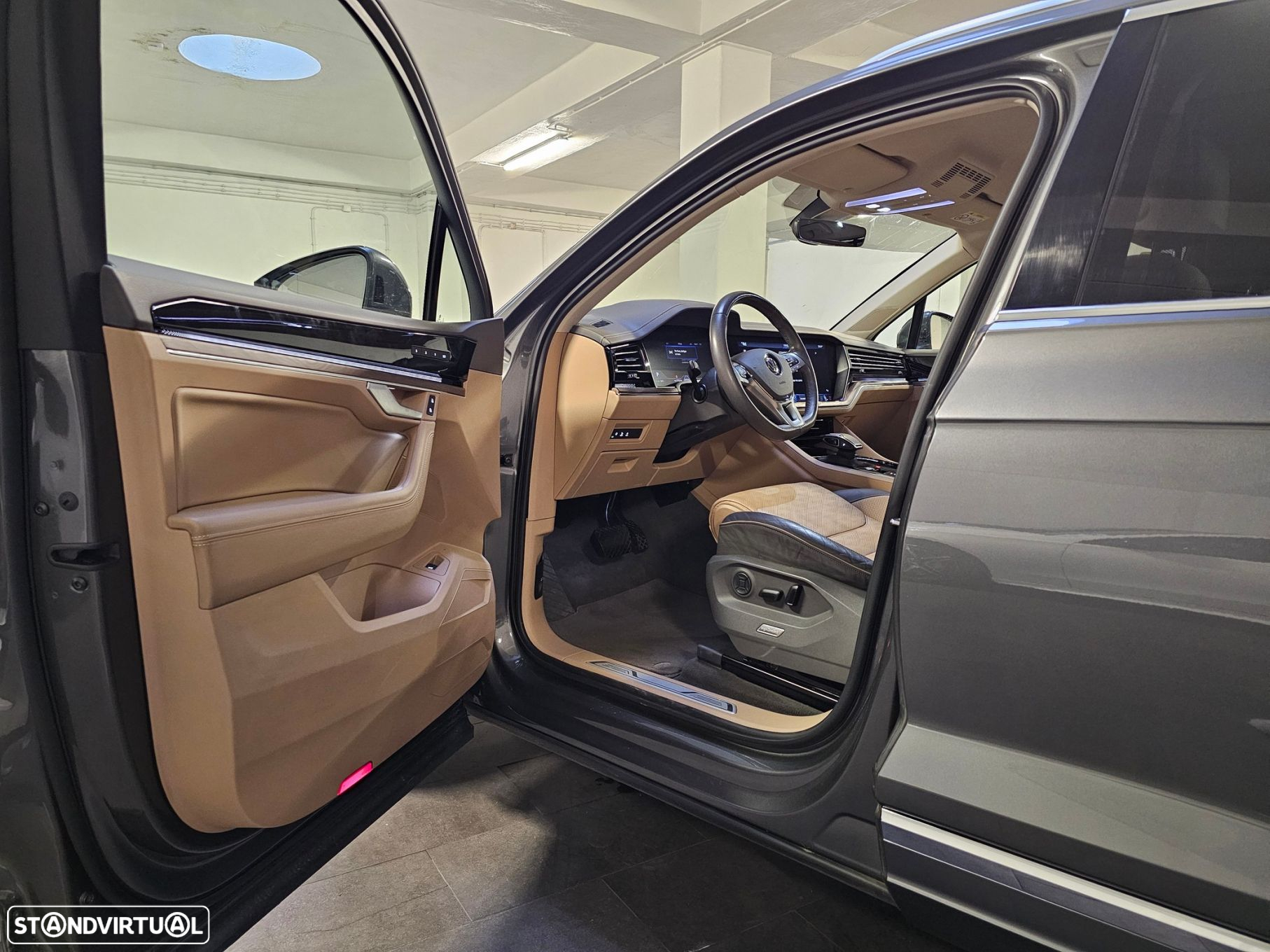 VW Touareg 3.0 TDI V6 Elegance Plus - 9