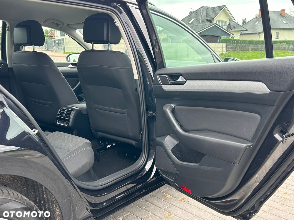 Volkswagen Passat 2.0 TDI SCR Comfortline DSG - 28