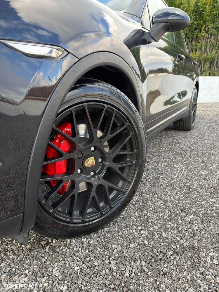 Porsche Cayenne - 21
