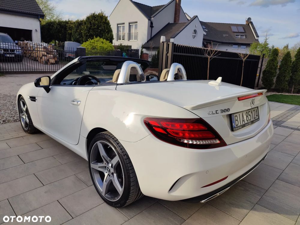 Mercedes-Benz SLC 300 9G-TRONIC - 9