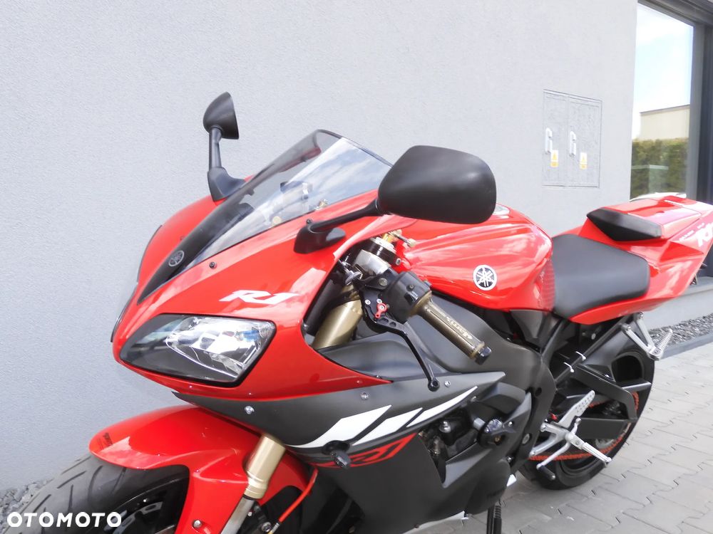 Yamaha R1 - 23