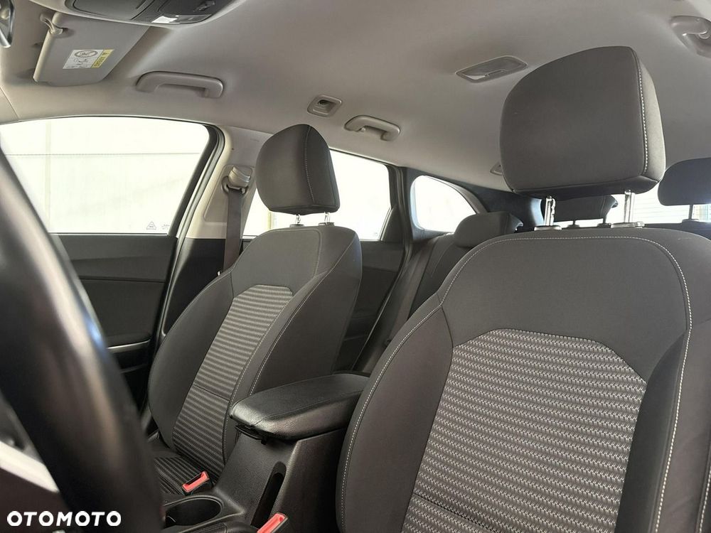 Kia Ceed - 12
