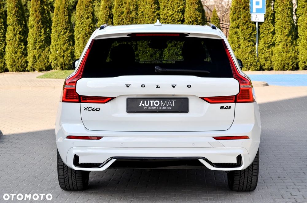 Volvo XC 60 B4 D AWD Plus Dark - 3