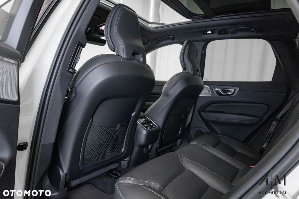 Volvo XC 60 B5 D AWD Ultimate Dark - 35