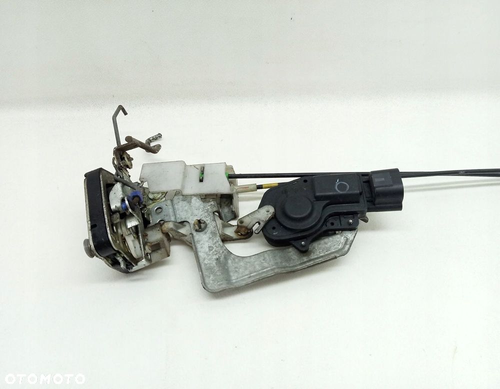 ZAMEK DRZWI PRAWY MITSUBISHI FUSO CANTER 3C13 06- - 3