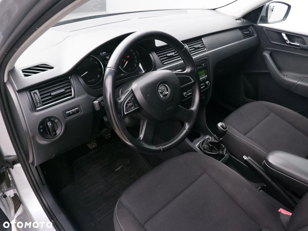 Skoda RAPID 1.2 TSI Ambition - 18