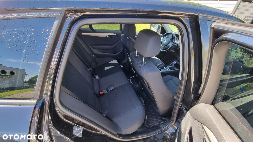 BMW X1 sDrive18i Sport Line - 13