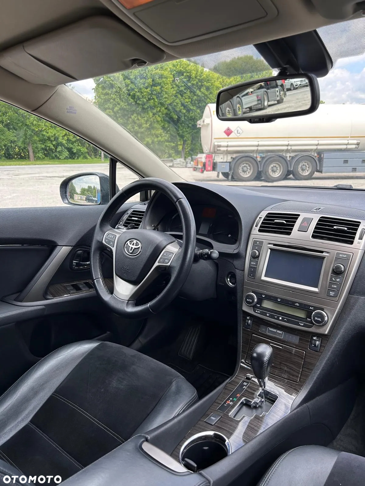 Toyota Avensis 1.8 Premium MS - 3