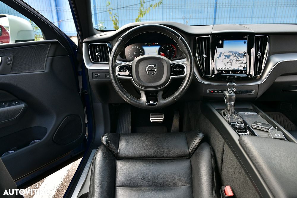 Volvo XC 60 D5 AWD R-Design - 18