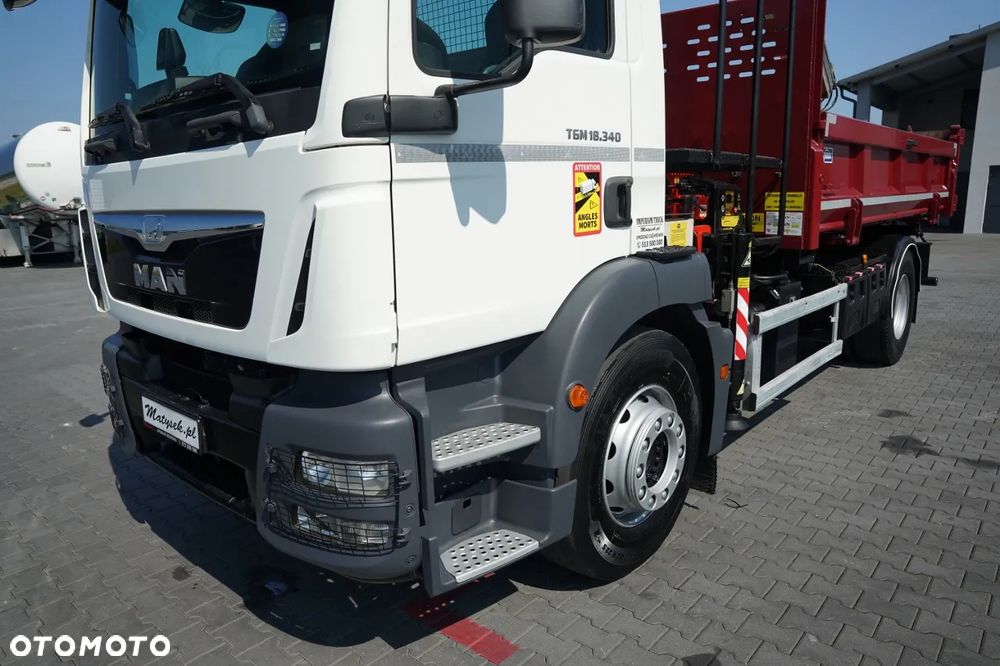 MAN TGM 18.340 / 4X2 / WYWROTKA 3 STRONNA / HYDROBURTA / BORDMATIC + HDS FASSI F165.0.22 / ROTATOR / CHWYTAK / PILOT / EURO 6 - 17