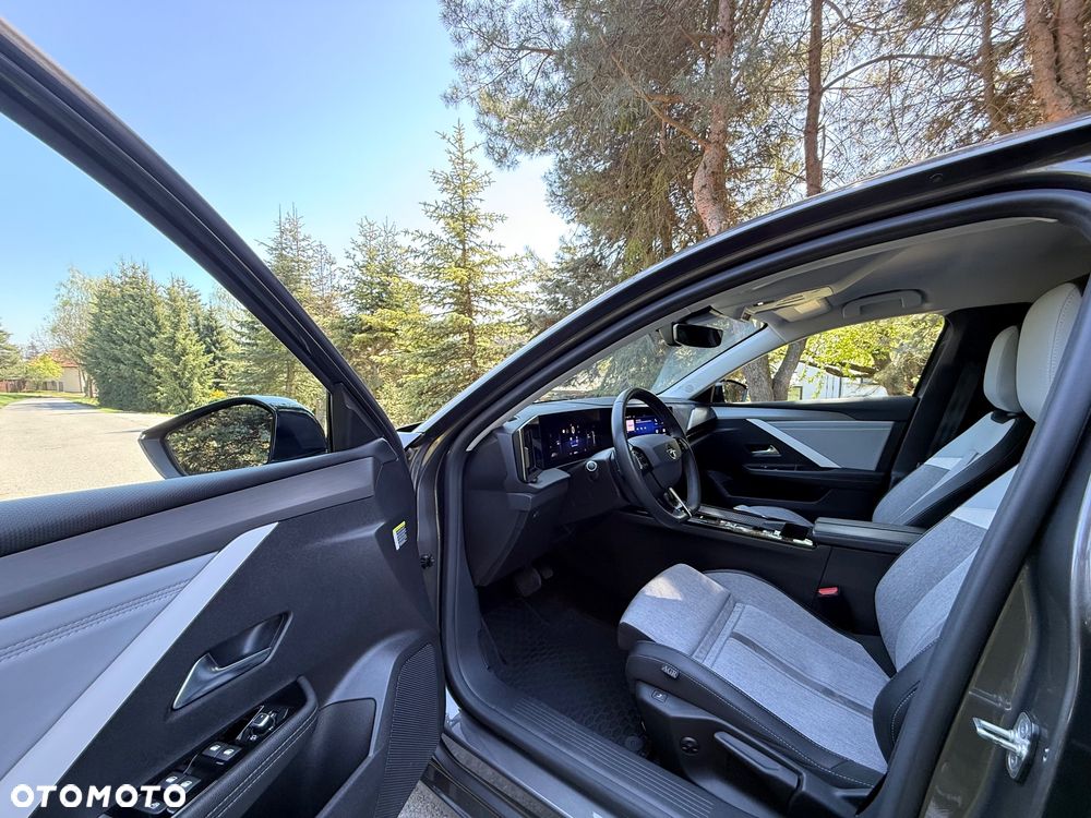 Opel Astra 1.2 T Elegance S&S - 13