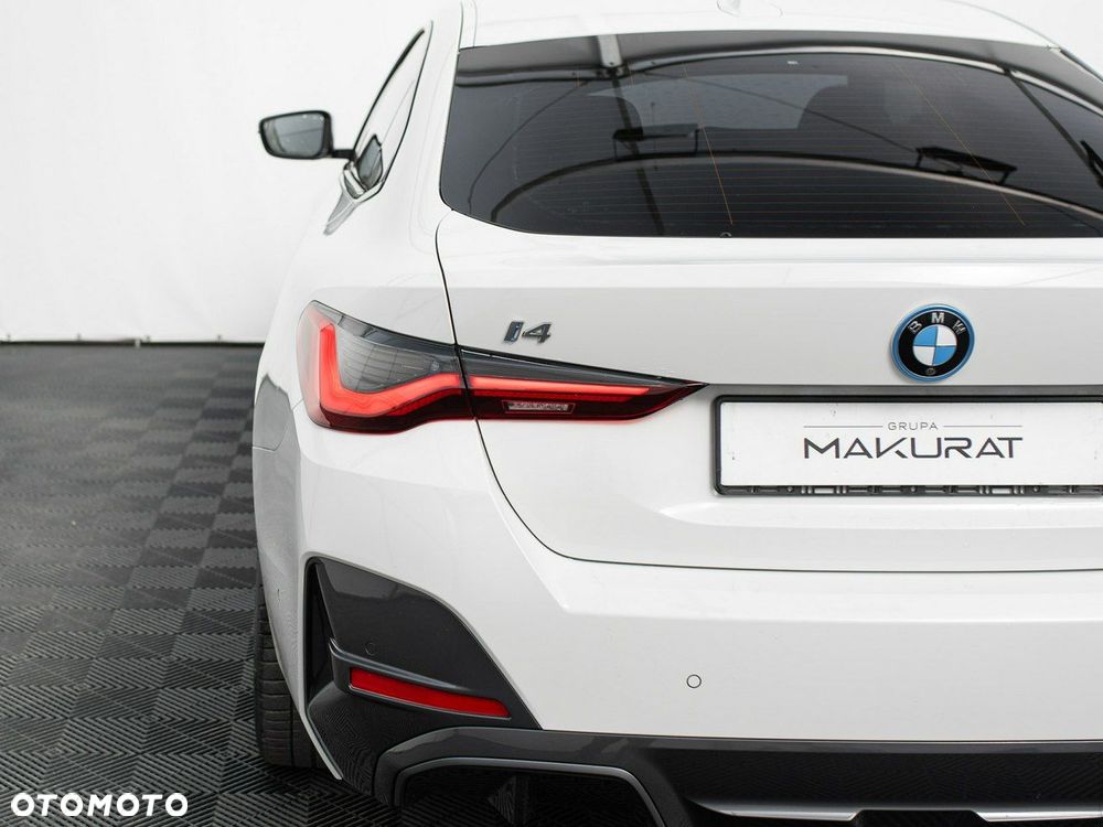 BMW i4 - 12