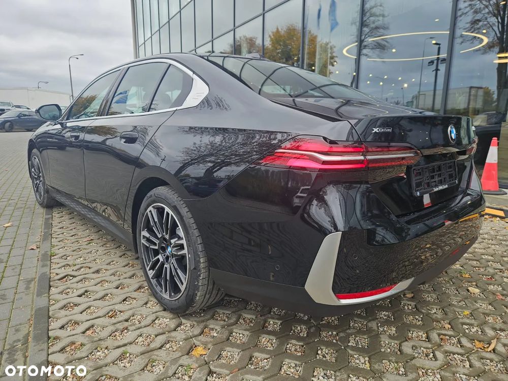BMW Seria 5 520d xDrive - 5