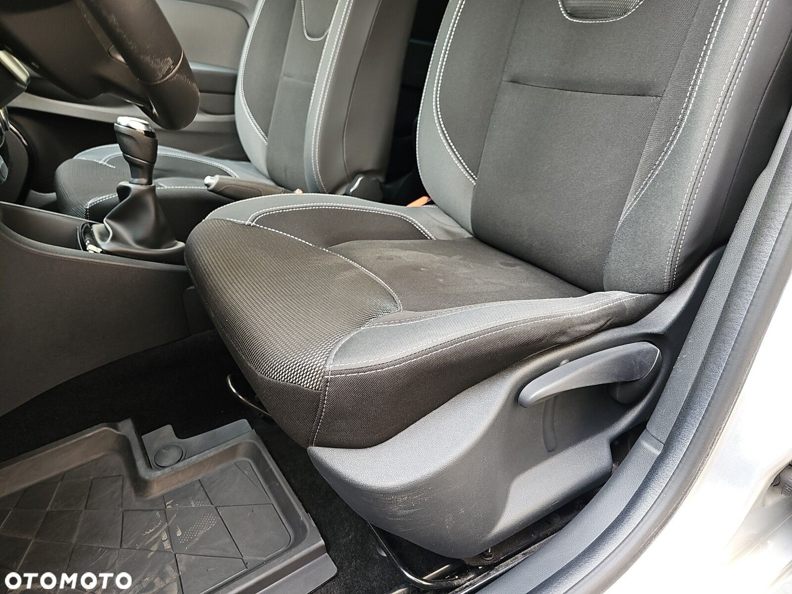 Renault Clio - 24