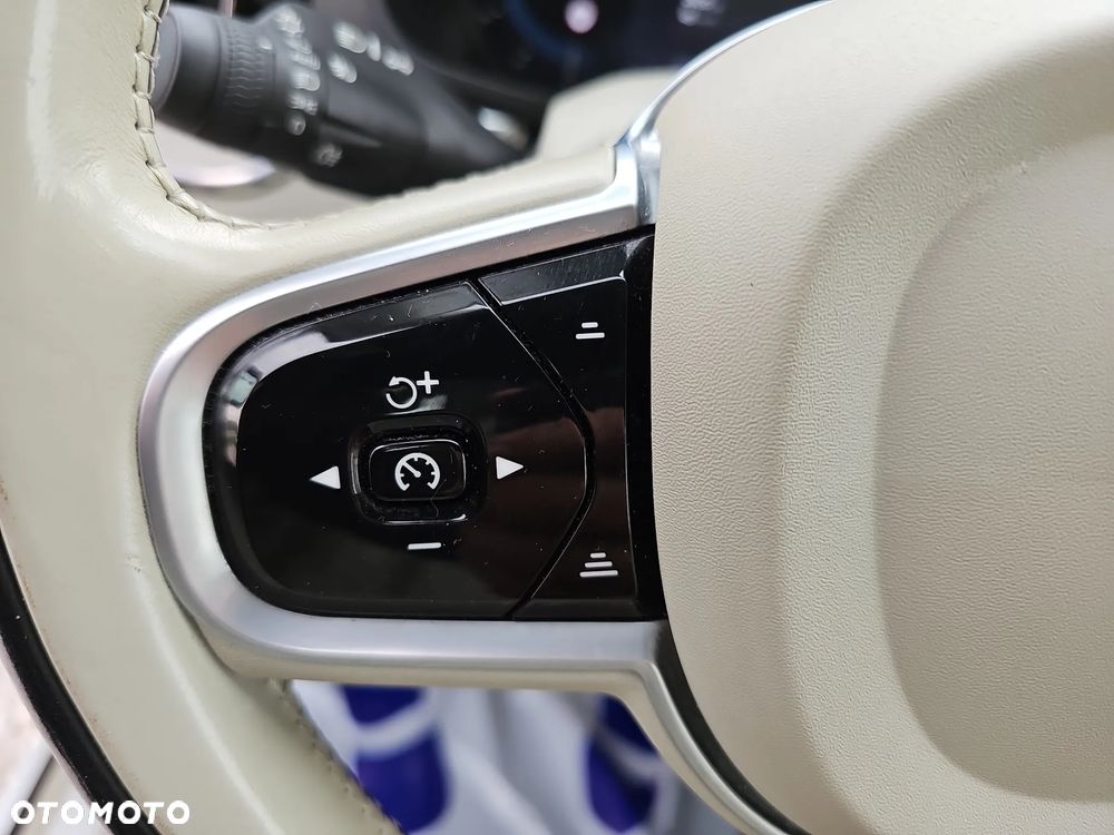 Volvo XC 60 T8 Plug-In Hybrid AWD Inscription - 17