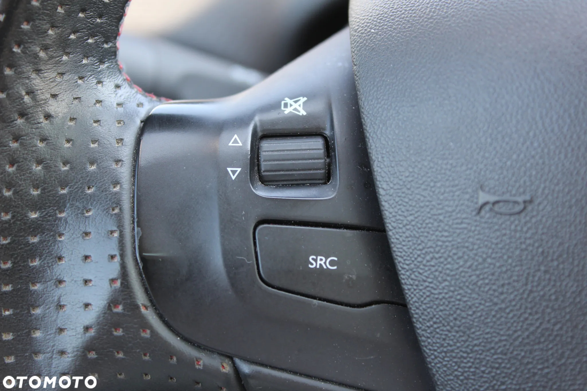 Peugeot 2008 1.2 Pure Tech Allure S&S EAT6 - 19