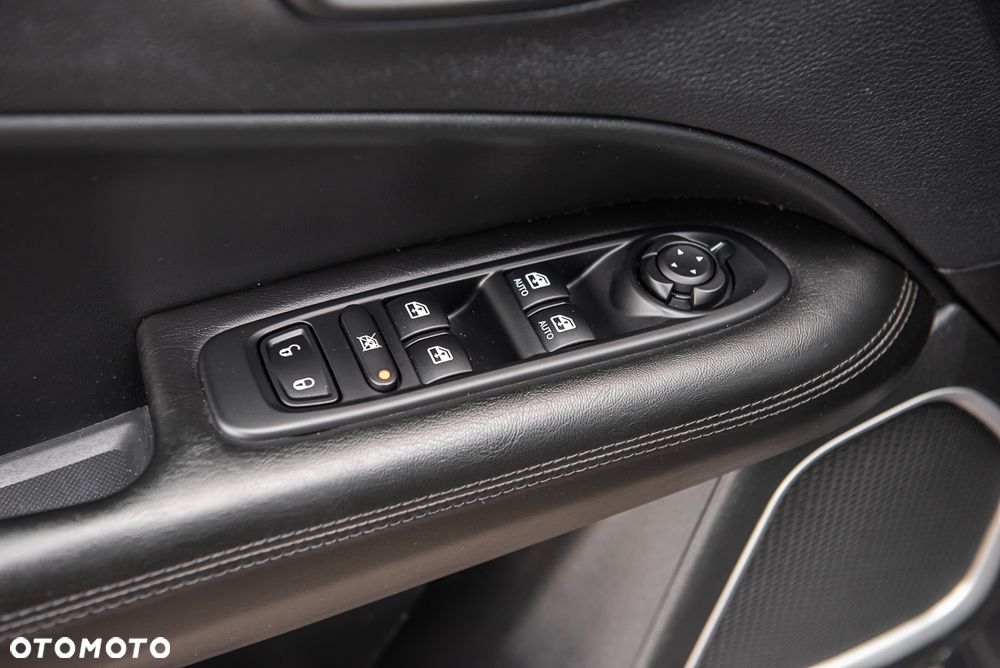 Jeep Compass 1.4 TMair Night Eagle FWD S&S - 16