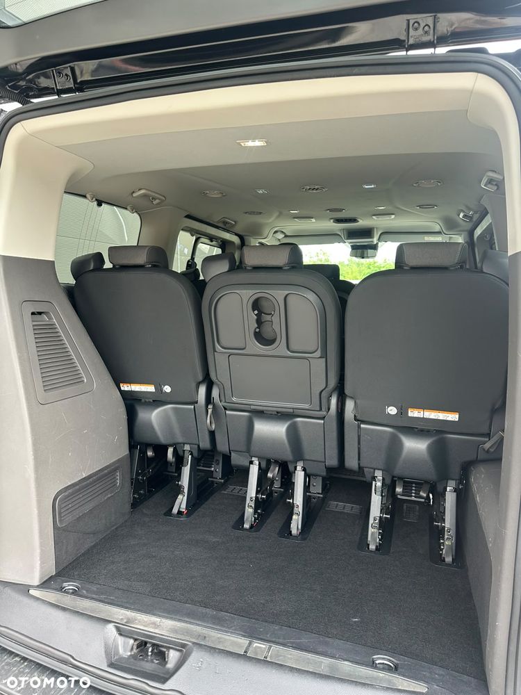 Ford Tourneo Custom - 31