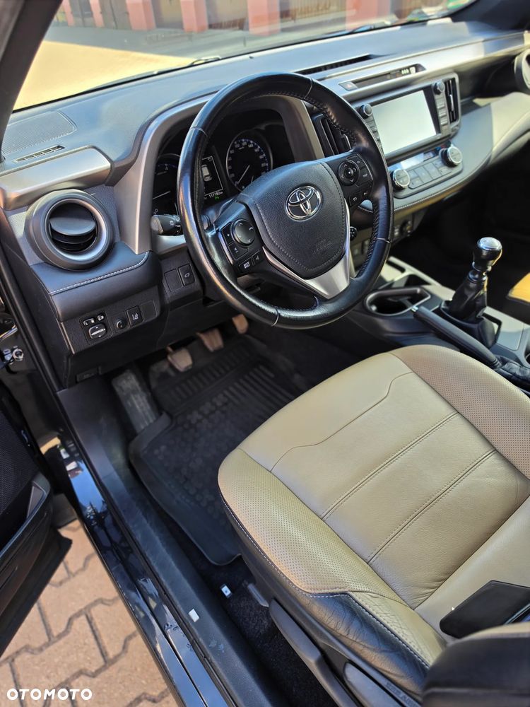 Toyota RAV4 2.0 D-4D Premium 4x2 - 14