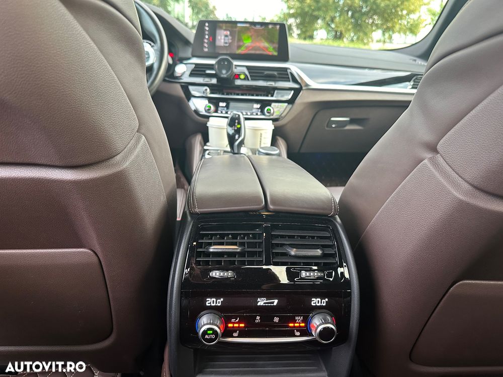 BMW Seria 5 540i xDrive AT - 17