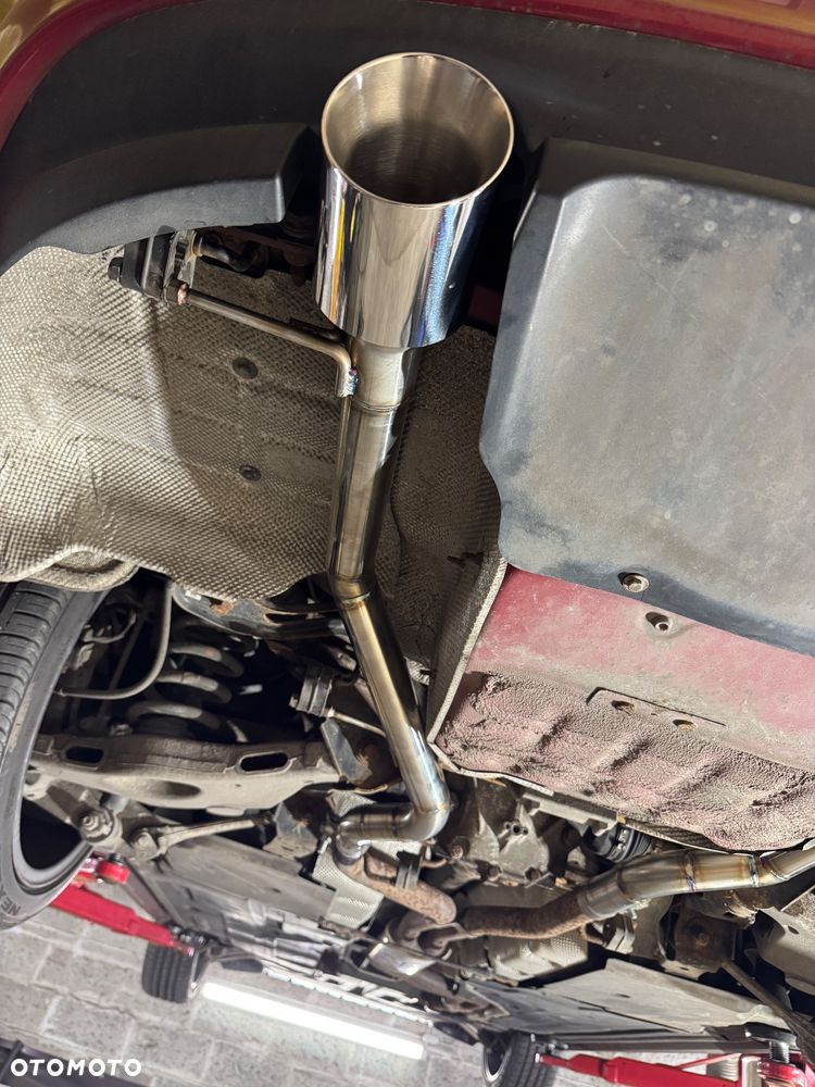 Jaguar XE 2.0 T R-Sport - 15