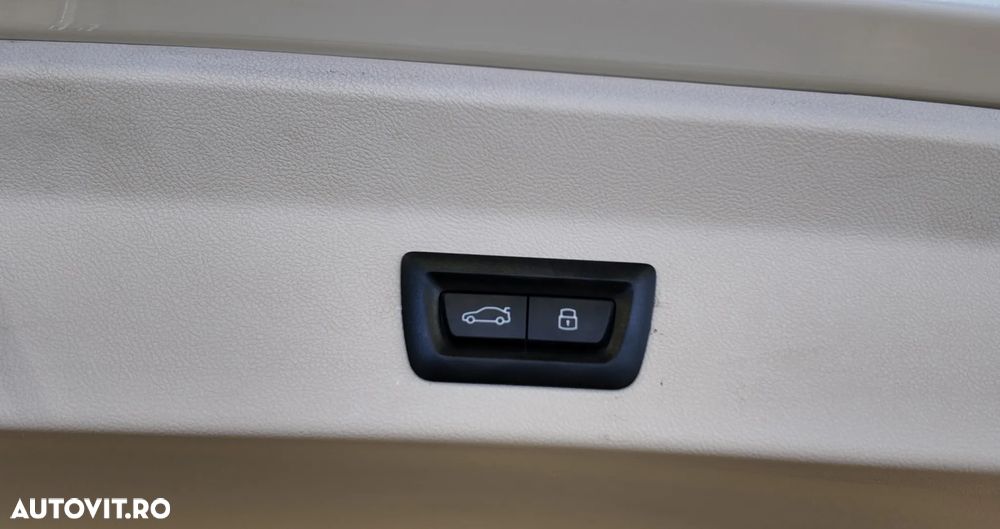 BMW X3 xDrive20i AT Advantage - 36