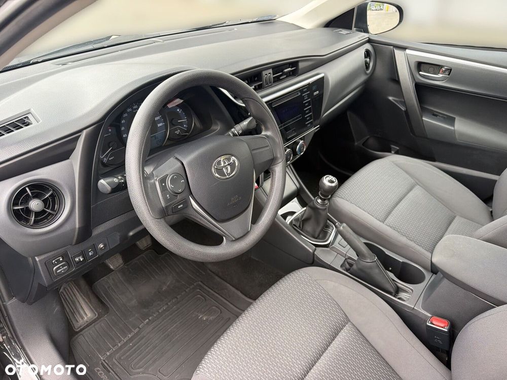 Toyota Corolla - 10