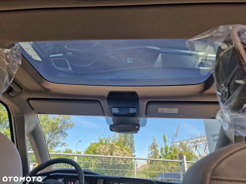 Volkswagen Multivan - 26