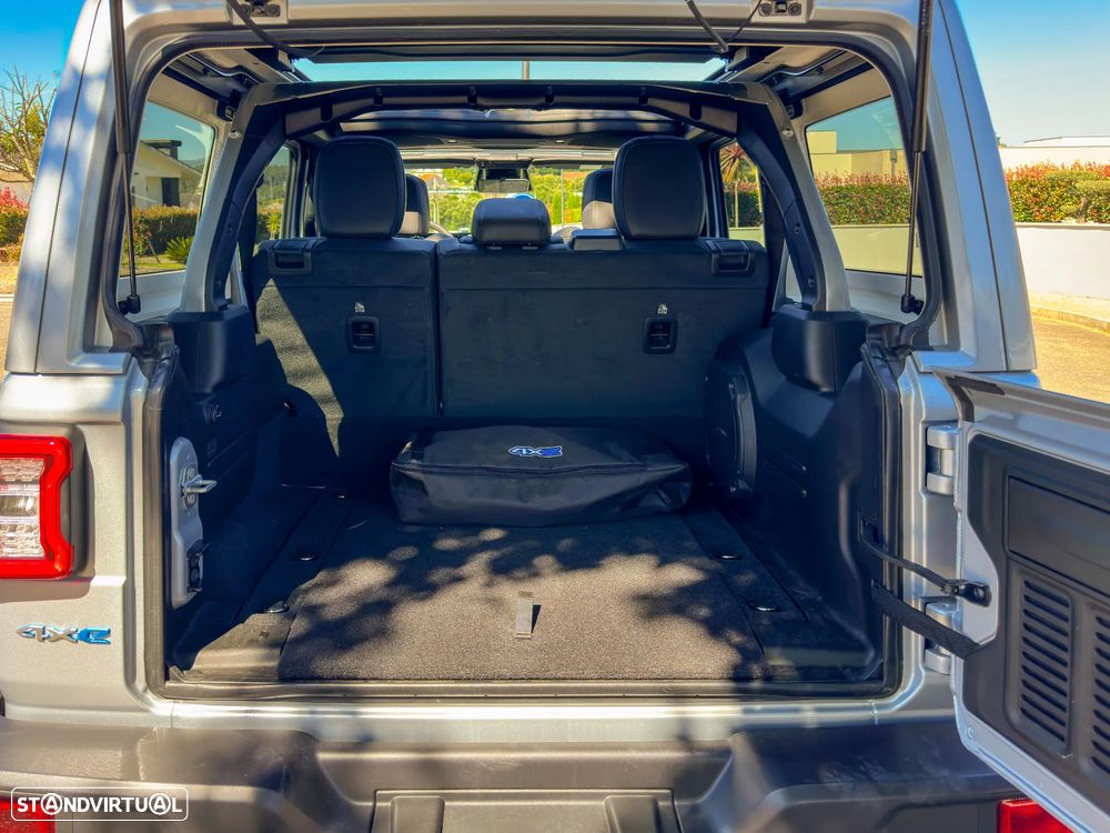 Jeep Wrangler Unlimited - 11