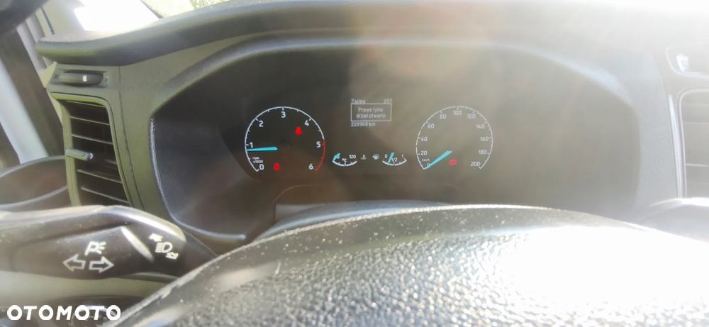 Ford Transit - 13