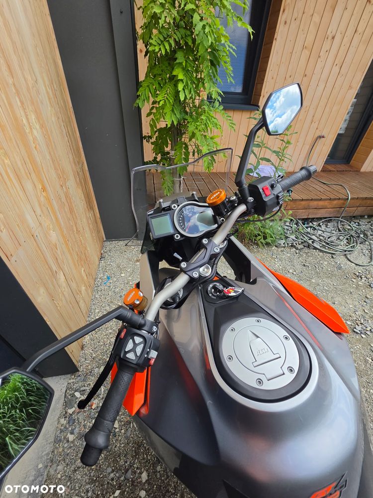 KTM Super Duke - 23
