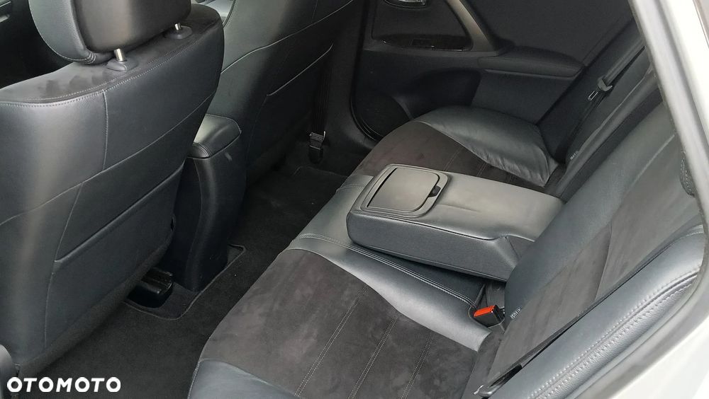 Toyota Avensis Touring Sports 1.8 Multidrive S Executive - 27