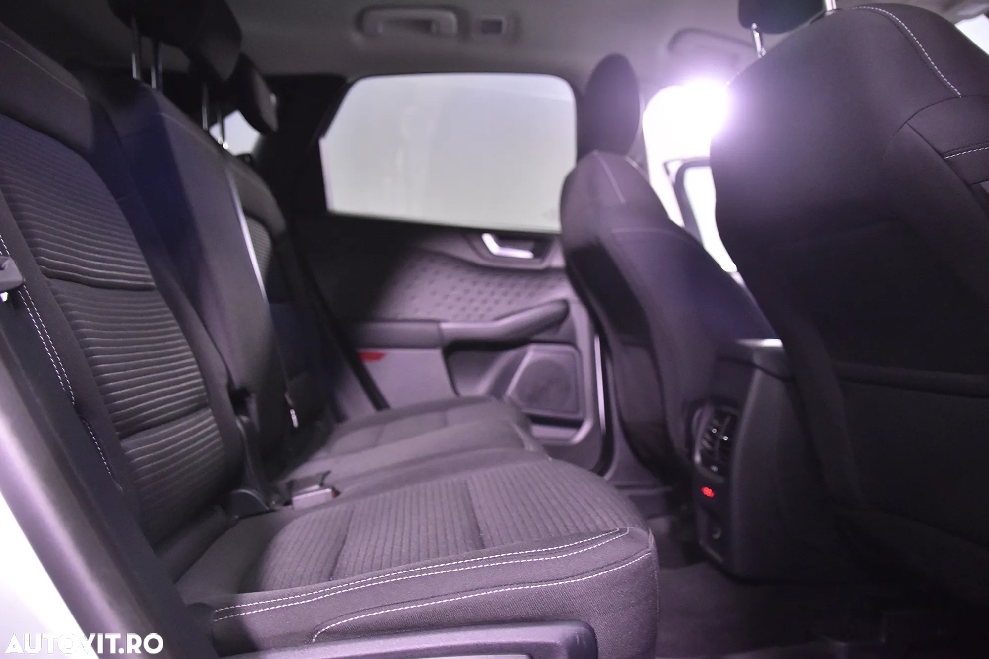 Ford Kuga - 12