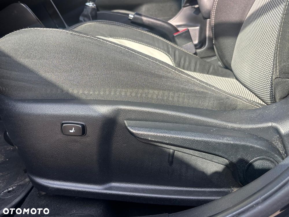 Kia Ceed 1.6 GDI Platinum Edition - 22