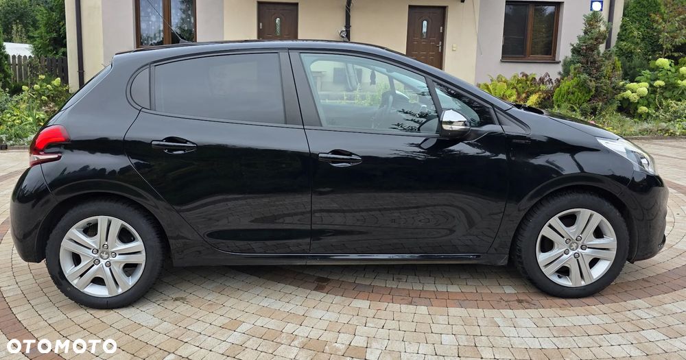 Peugeot 208 - 10