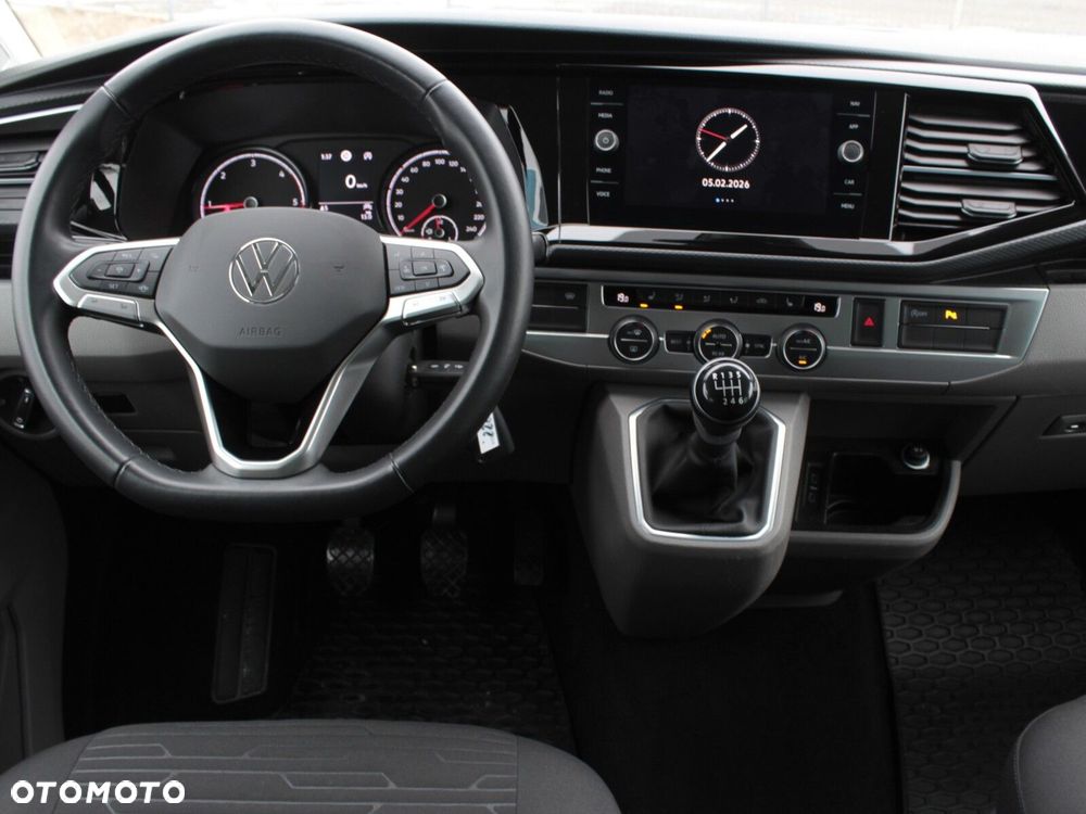 Volkswagen Caravelle - 5