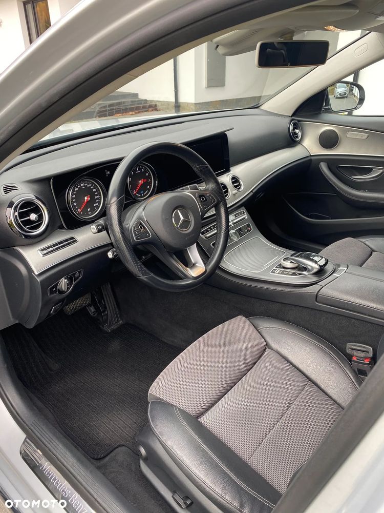 Mercedes-Benz Klasa E - 9