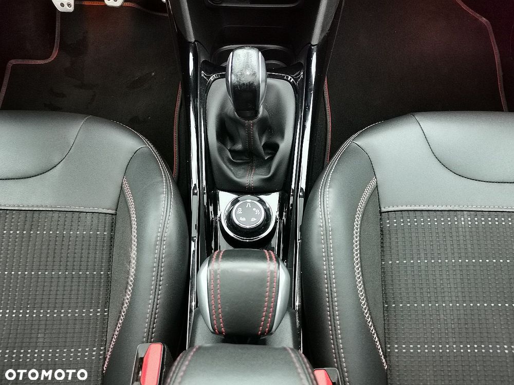 Peugeot 2008 1.5 BlueHDi GT Line S&S - 21