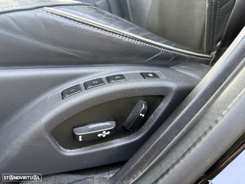 Volvo V60 2.4 D6 R-Design Sum.AWD Phev - 16