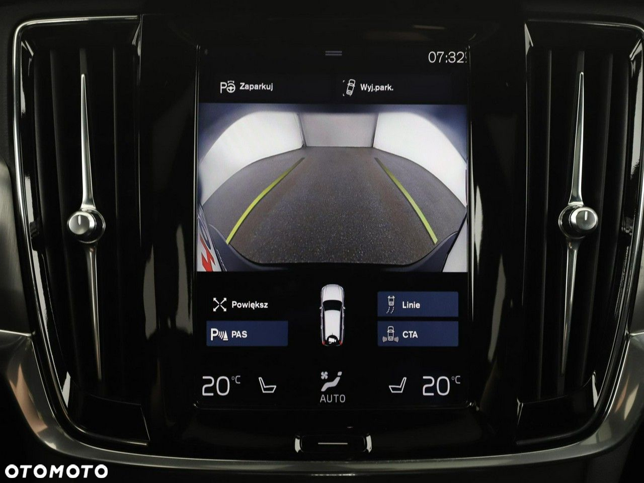 Volvo V90 D4 AWD Momentum - 27