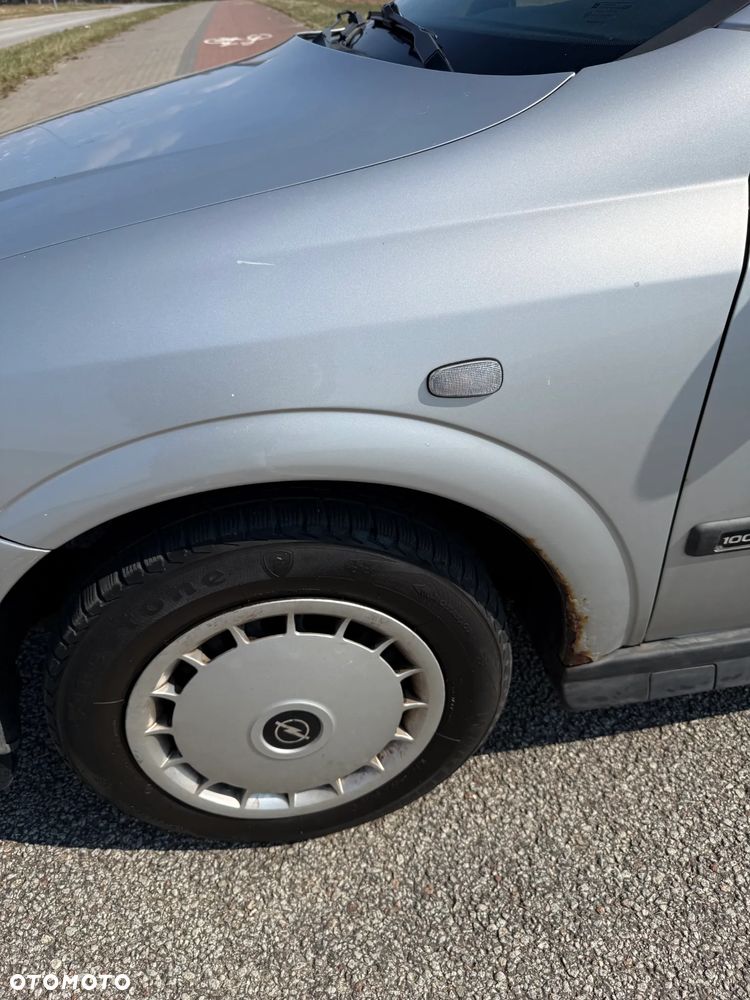 Opel Astra 1.6 16V 100 - 9