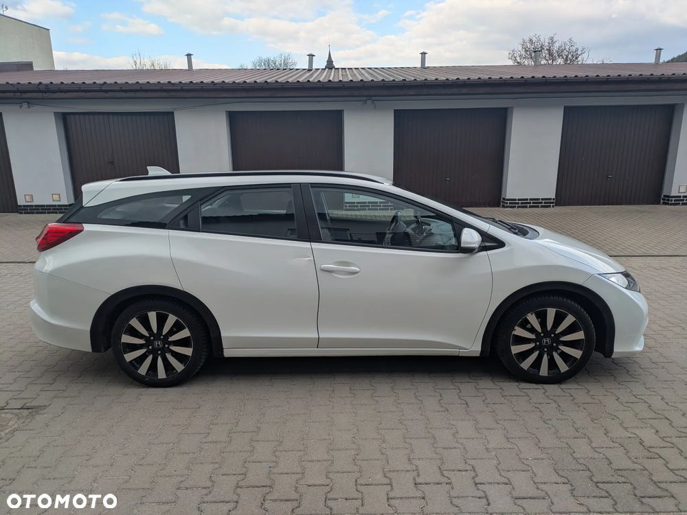 Honda Civic 1.6 i-DTEC Lifestyle Black Edition - 24