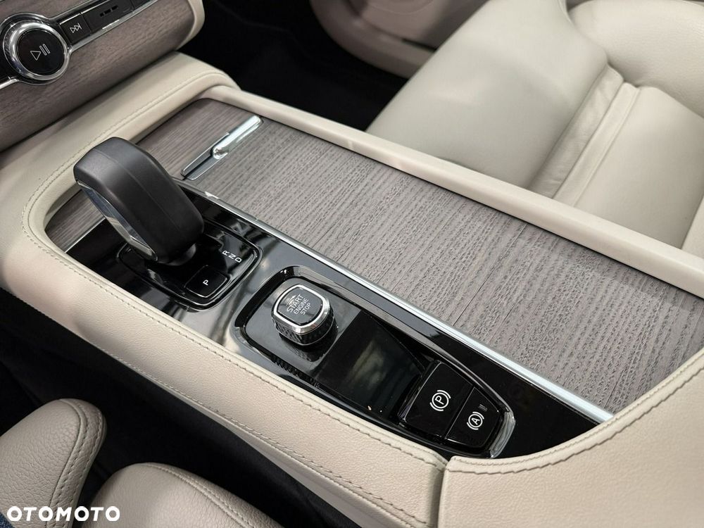 Volvo XC 90 - 20