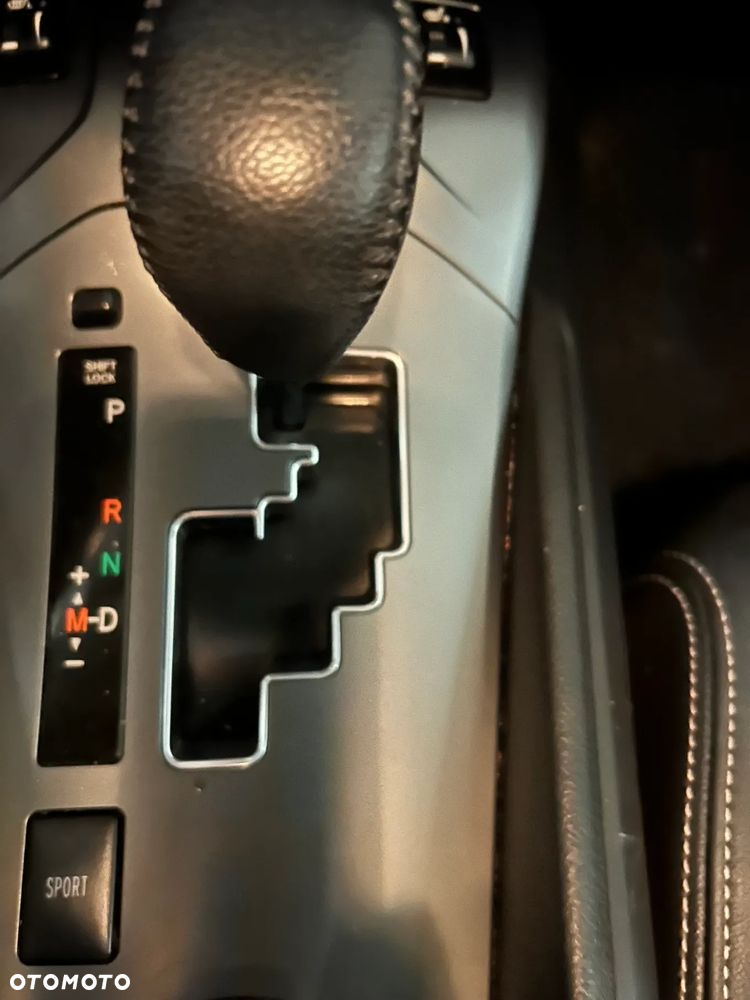 Toyota Avensis 1.8 Premium MS - 7