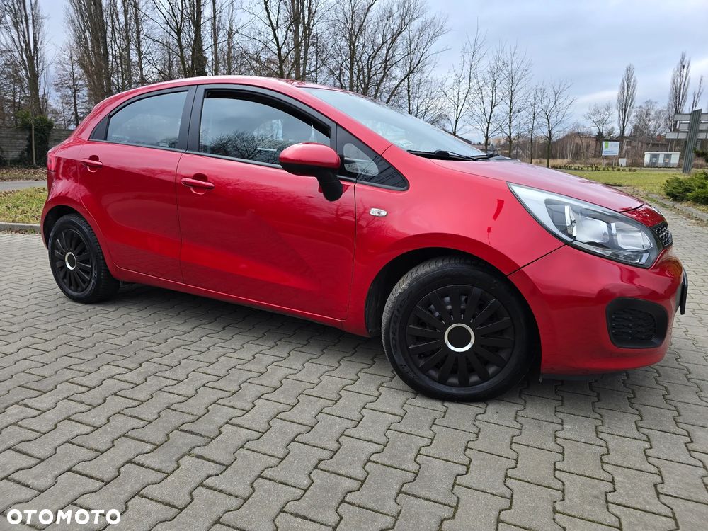 Kia Rio - 37