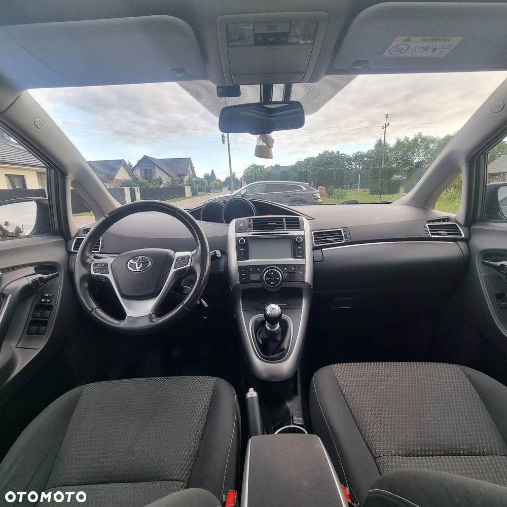 Toyota Corolla Verso - 14