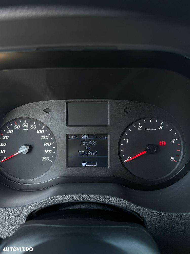 Mercedes-Benz Sprinter - 14
